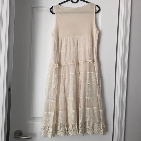 Cream color lace dress - Picture 2 of 7